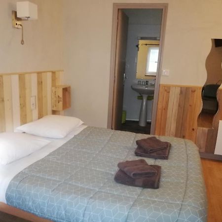L'Auberge De L'Aygues Les Pilles Екстер'єр фото