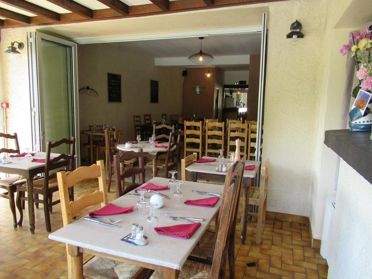 L'Auberge De L'Aygues Les Pilles Екстер'єр фото